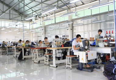 Áo khoác – áo thun đồng phục chất lượng tại công ty may Trương Thanh.